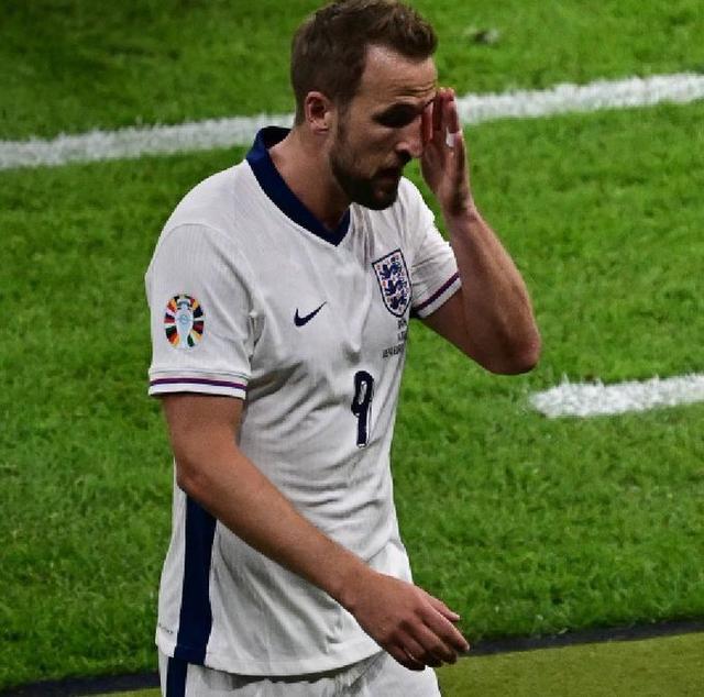 凯恩在西班牙队比赛中持续失利，晋级下一阶段引发热议！比赛高潮迭起的简单介绍