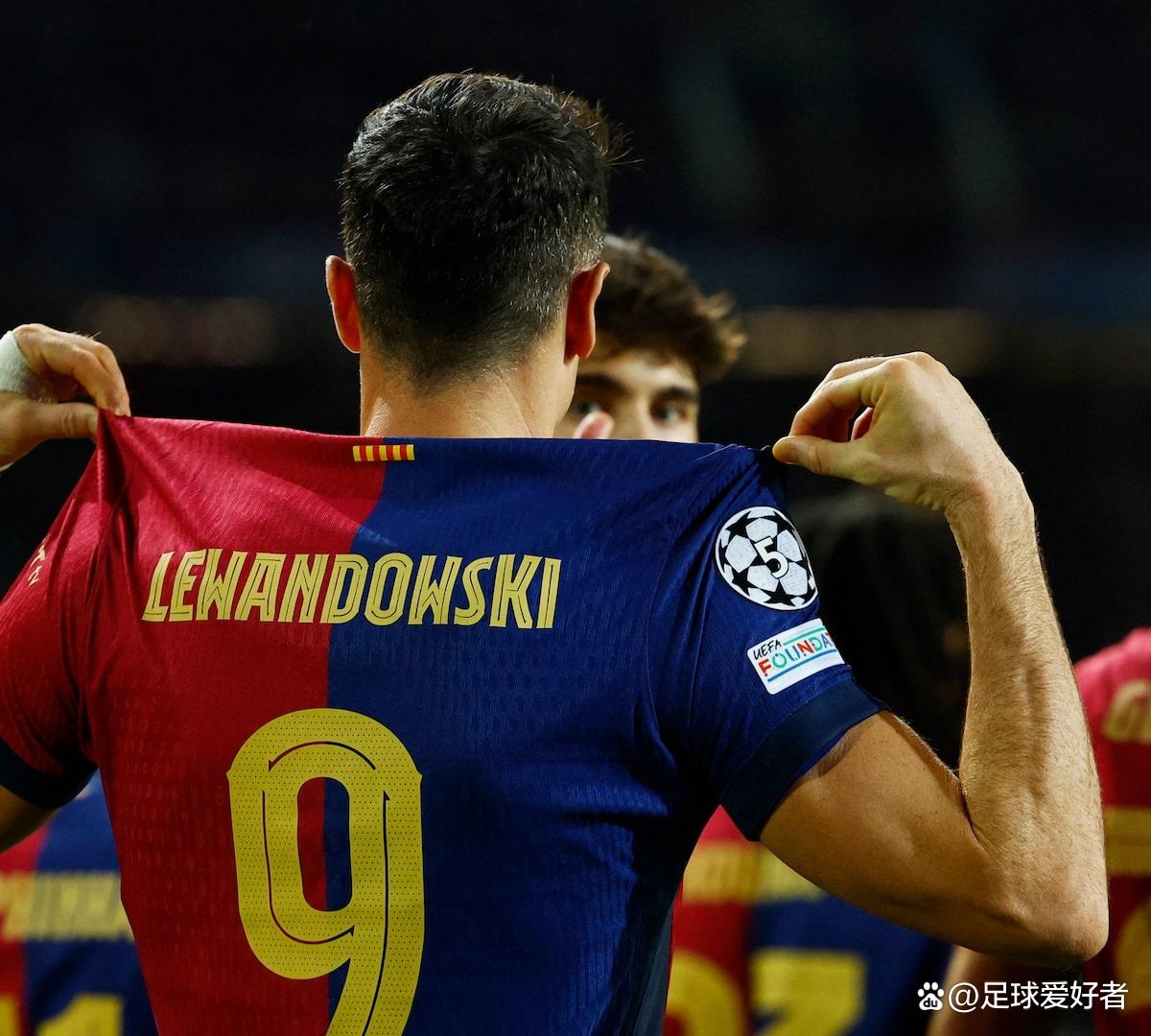  莱万多夫斯基连续七场比赛得分超过险胜，TES不断突破！赢得满堂喝彩