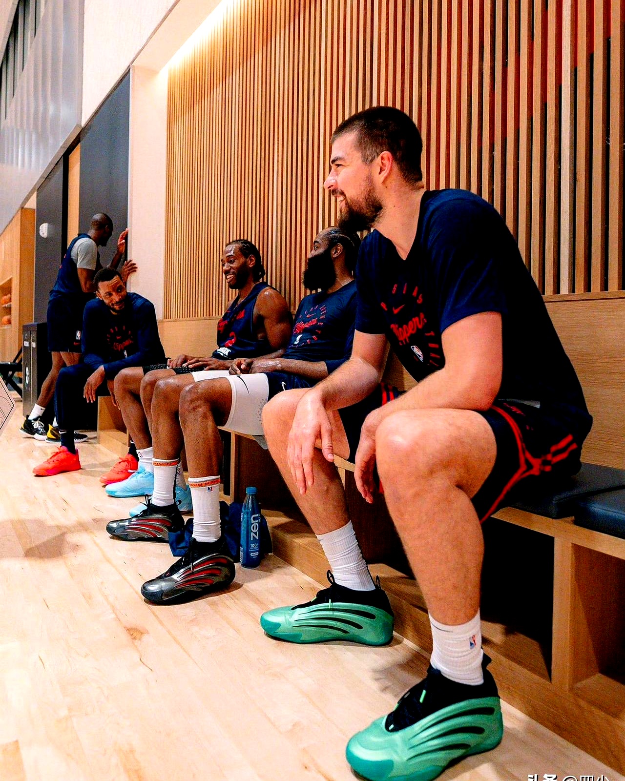 今夜达拉斯独行侠内部沟通——全明星赛节点到来，更衣室稳定，年轻球员得到机会的简单介绍