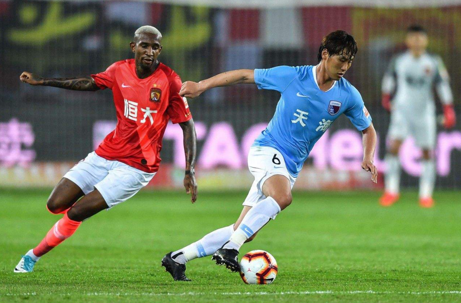 包含新疆广汇训练开放日；今晨造点机会引欢呼；亚冠在即；心理建设被强调的词条